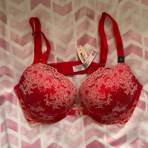 🆕 Sexy Red Lace Bra by VS size 38C NWT ❤️